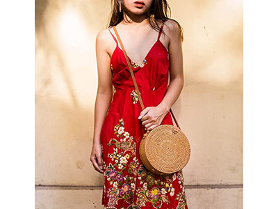 Bolso de Paja para Niñas Hecho a Mano Tejido a Mano Indonesia Aislado Playa Infantil